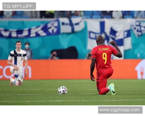 卢卡库的传奇之路：从天才少年到世界级前锋的蜕变与挑战